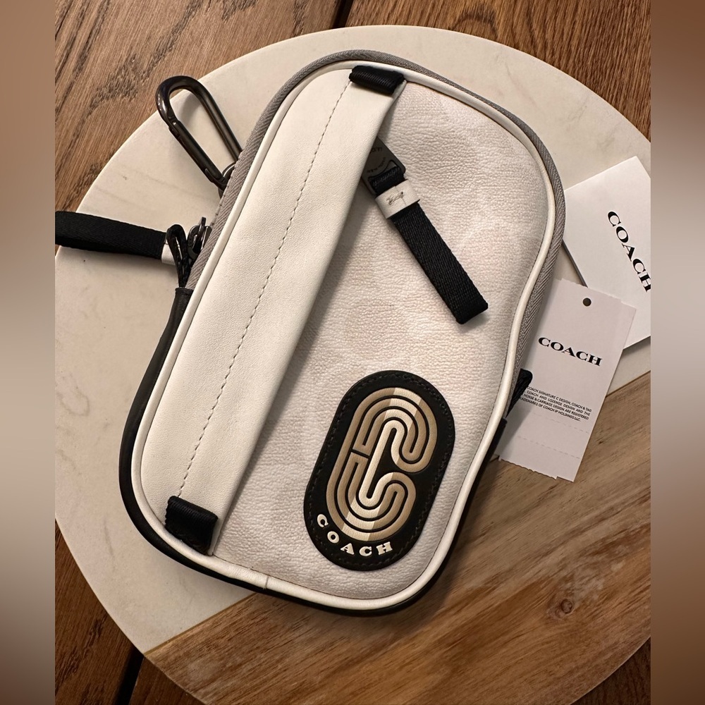 NWT! NEW! Coach North South Hybrid Pouch in Colorblock Signature Canvas Varsi